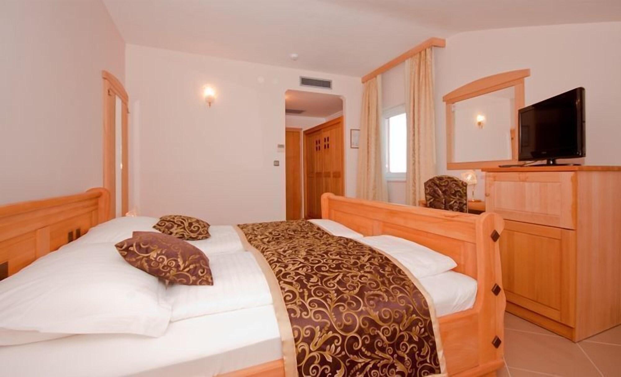 Hotel Miramare Vodice Luaran gambar