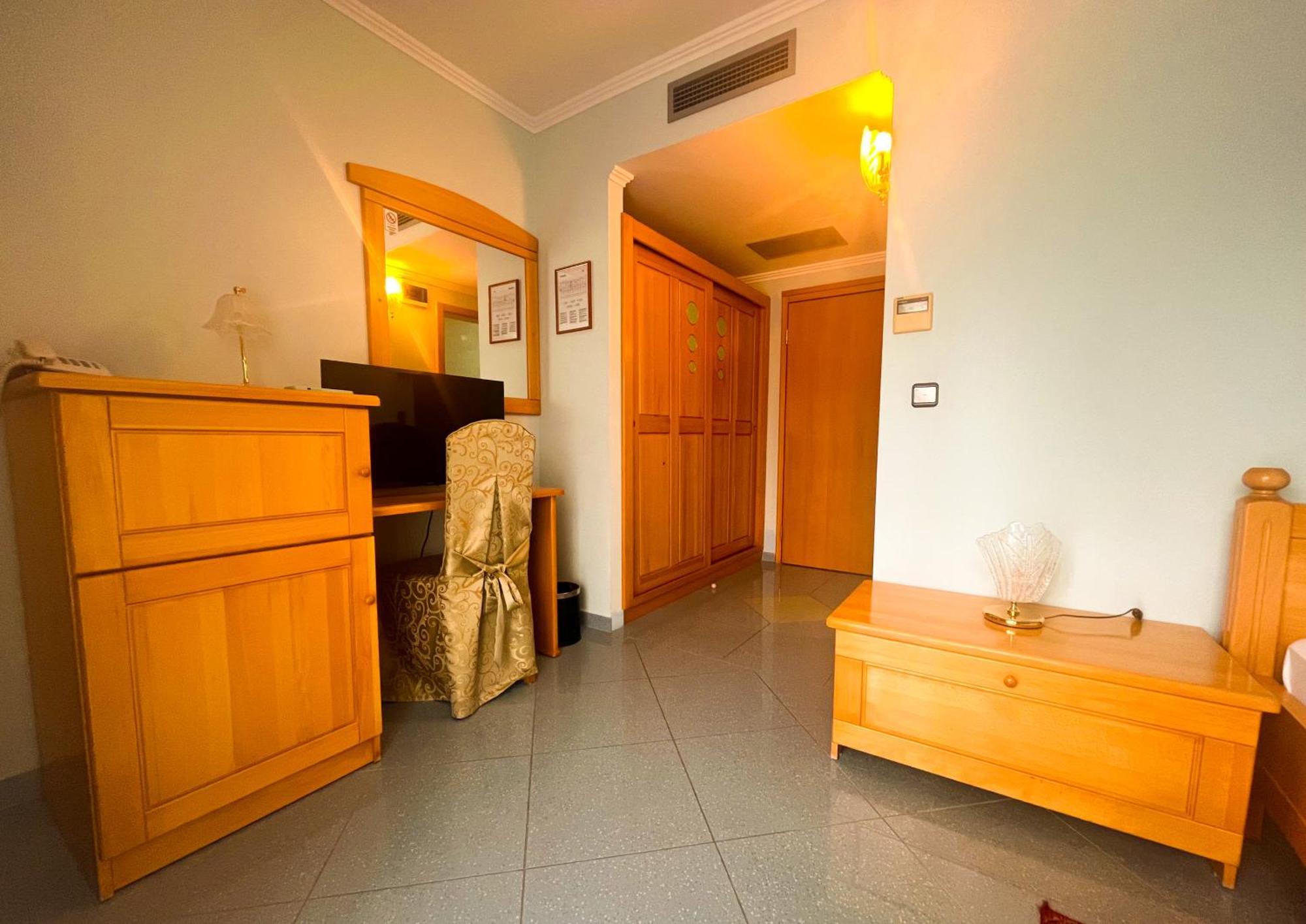 Hotel Miramare Vodice Bilik gambar
