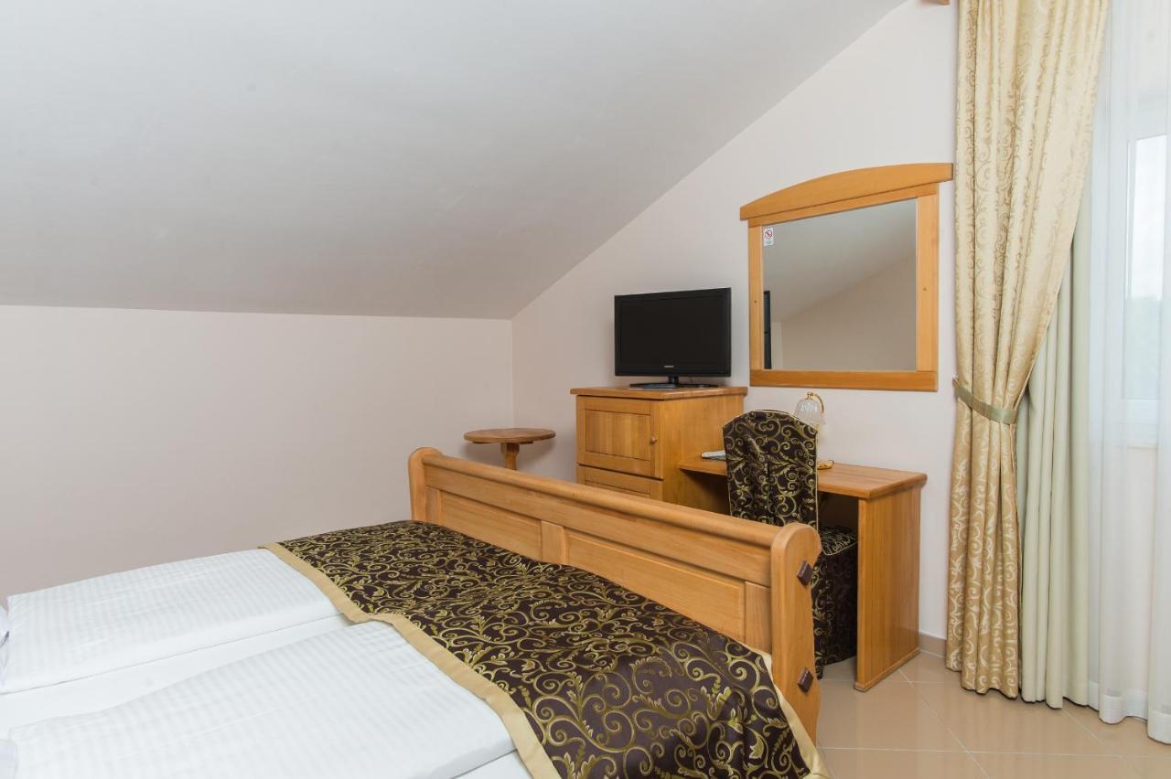 Hotel Miramare Vodice Luaran gambar