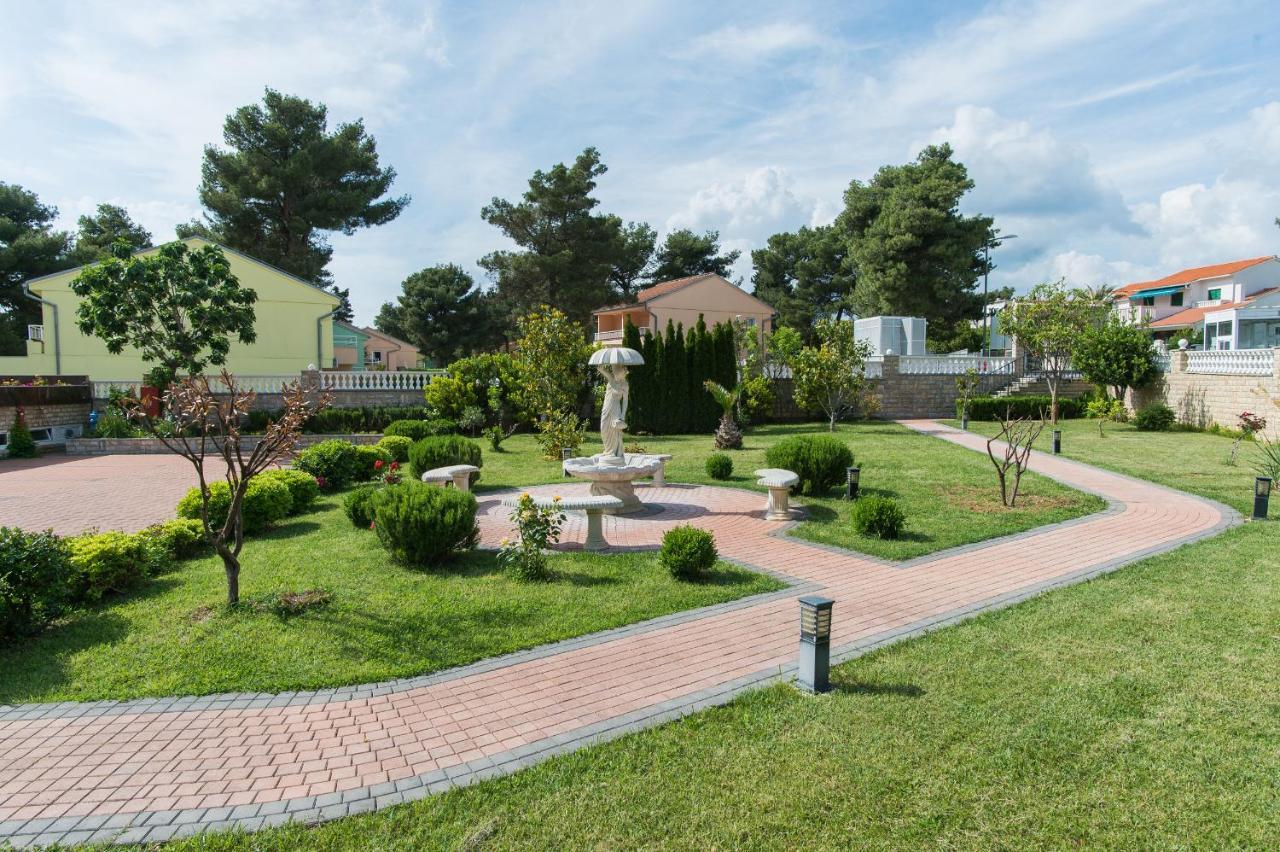 Hotel Miramare Vodice Luaran gambar